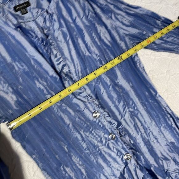 Periwinkle Blouse Glass look faceted buttons, crinkle, taffeta look Small - Picture 12 of 13